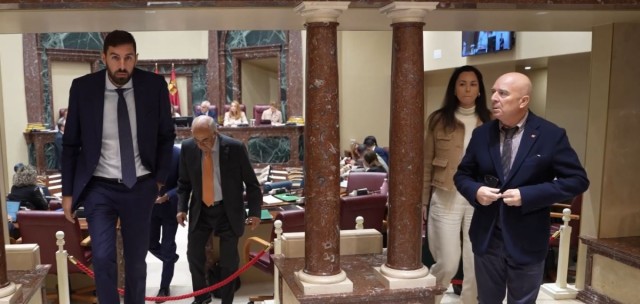La Asamblea completa el consejo de RTRM con el nombramiento de tres miembros y los diputados de Vox abandonan el Pleno
