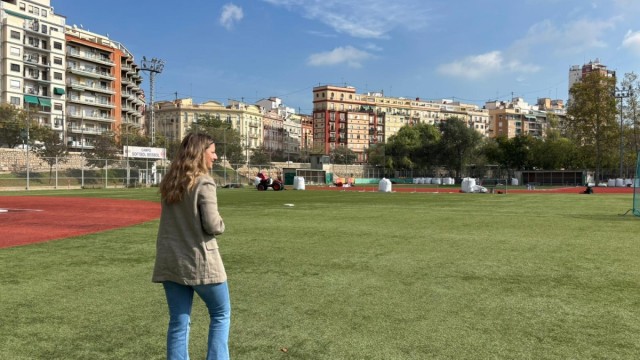 La Fundación Deportiva Municipal renueva el césped artificial del campo de béisbol del Jardín del Turia con una inversión superior a 130.000 euros