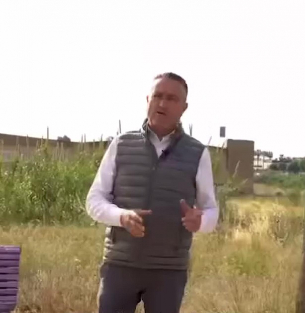 Raúl Esteban en el Barrio del Cristo. - Foto: PP QUART DE POBLET Raúl Esteban en el Barrio del Cristo.