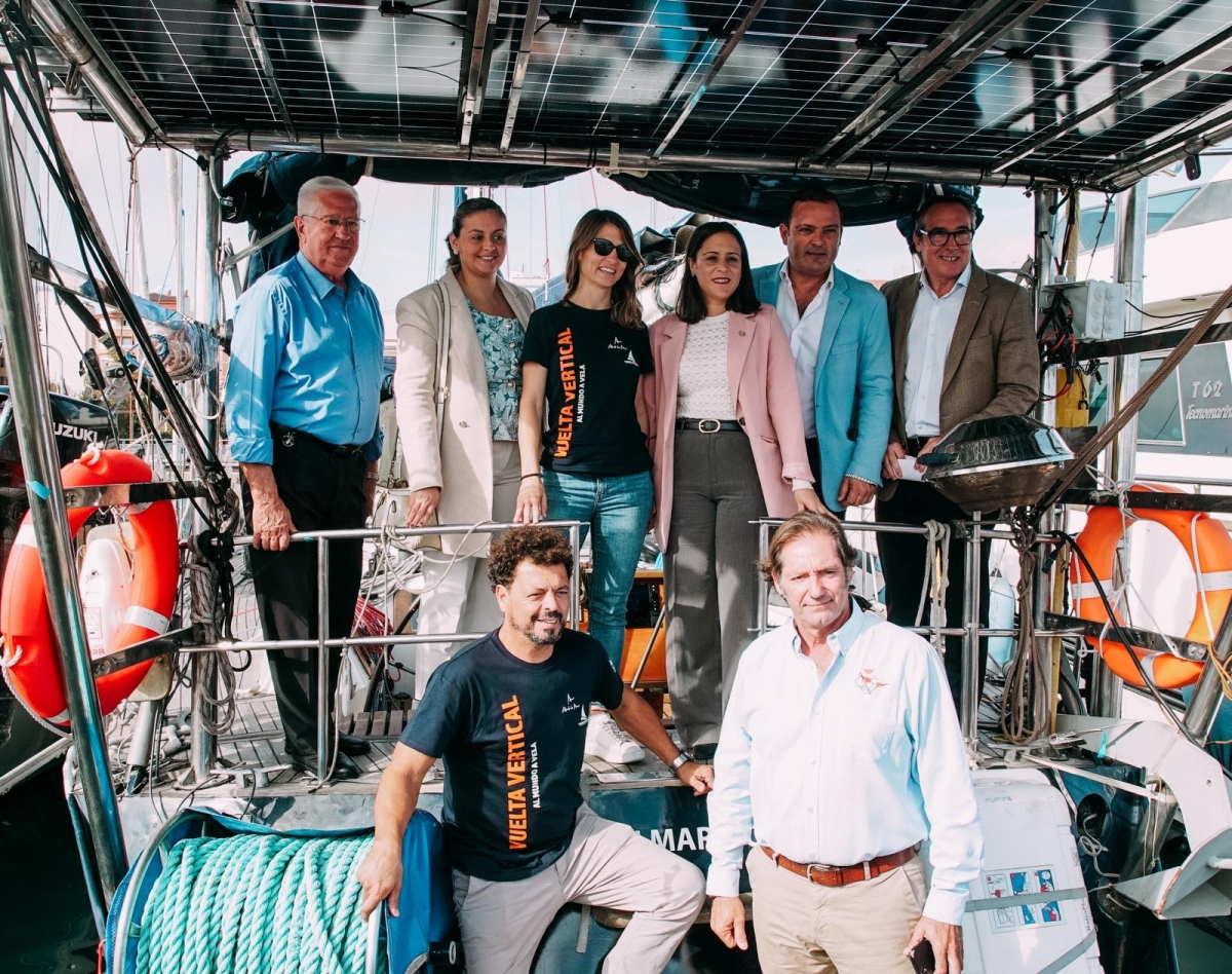 Dos españoles zarpan desde el puerto de Castelló para dar la I Vuelta al Mundo Vertical a vela