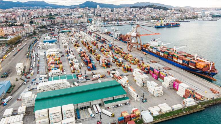 El peso de exportaciones españolas en el PIB crece 13 puntos desde 2008