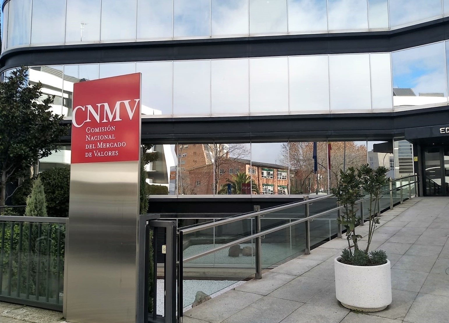 La CNMV recibió 244 avisos de operaciones sospechosas de abuso de mercado en 2023