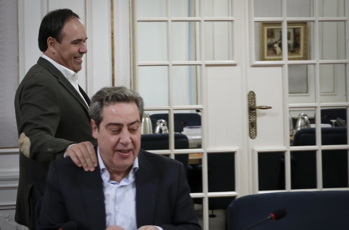 El PP y Vox excluyen los presupuestos de 2026 de la negociación sobre la investidura de Pérez Llorca