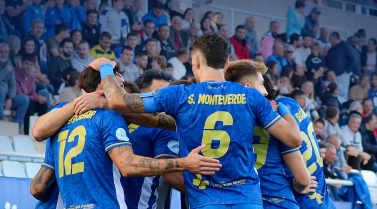 El Lorca gana al Puente Genil en partido aplazado y enlaza cuatro triunfos en Segunda RFEF