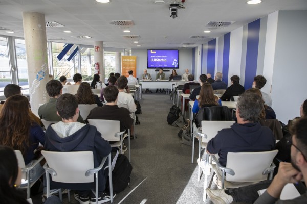 Un total de 30 proyectos emprendedores participan en la 9ª edición del programa UJIStartup