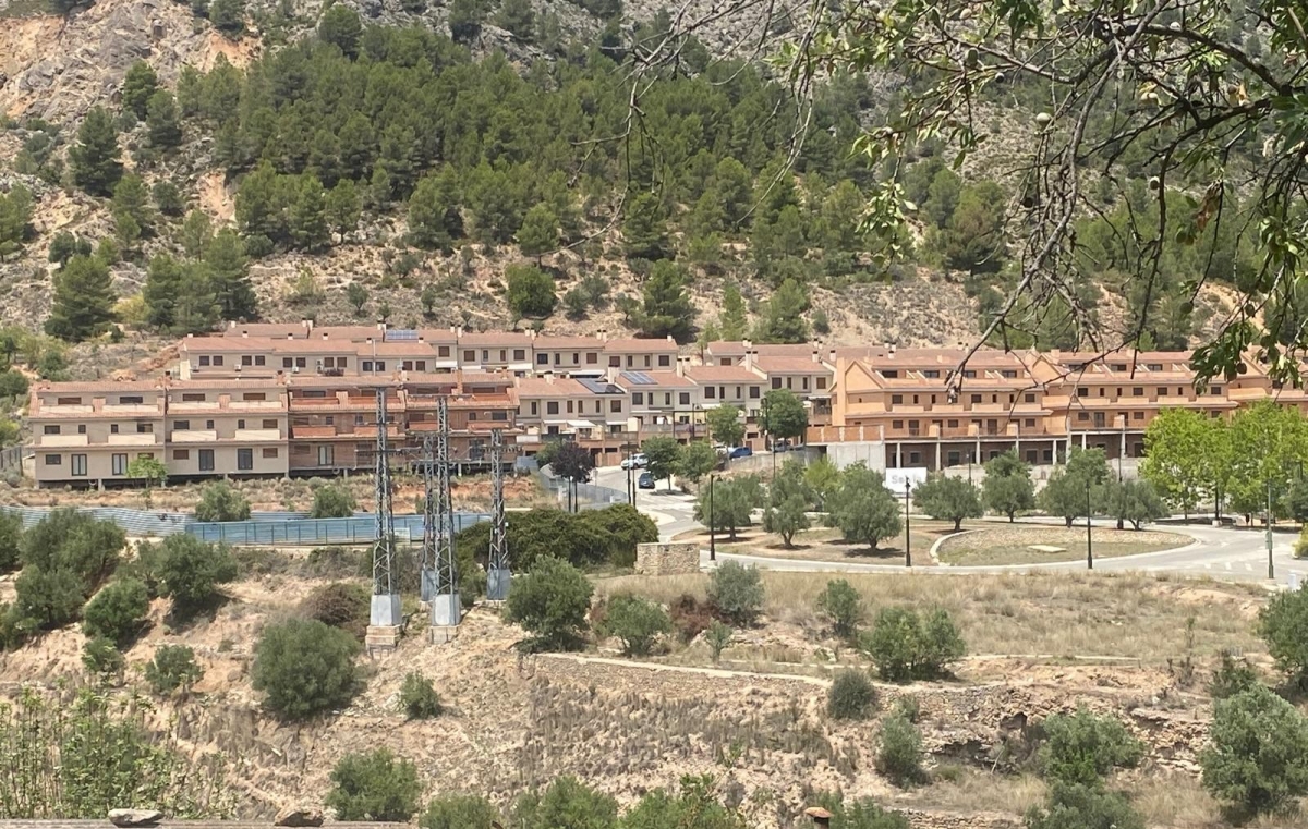 Alcoy prepara la reposición de los barrancos de Serelles mientras el puente espera un modificado