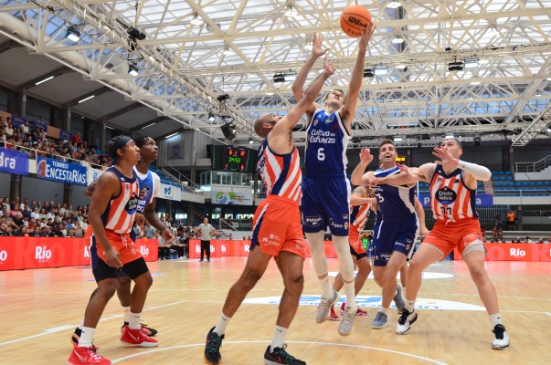 Valencia Basket vence al Leyma Coruña en la semifinal del torneo EncestaRías