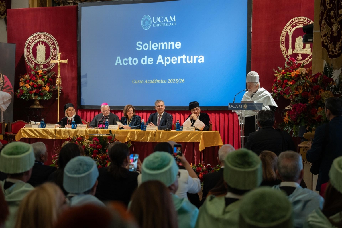 La UCAM inaugura el curso con la investidura de Mario Pezzi como Doctor Honoris Causa y el anuncio de la apertura del Campus en Madrid