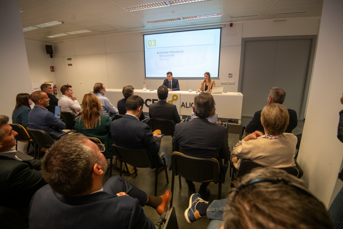 La primera junta de CEV Alicante con César Quintanilla.
