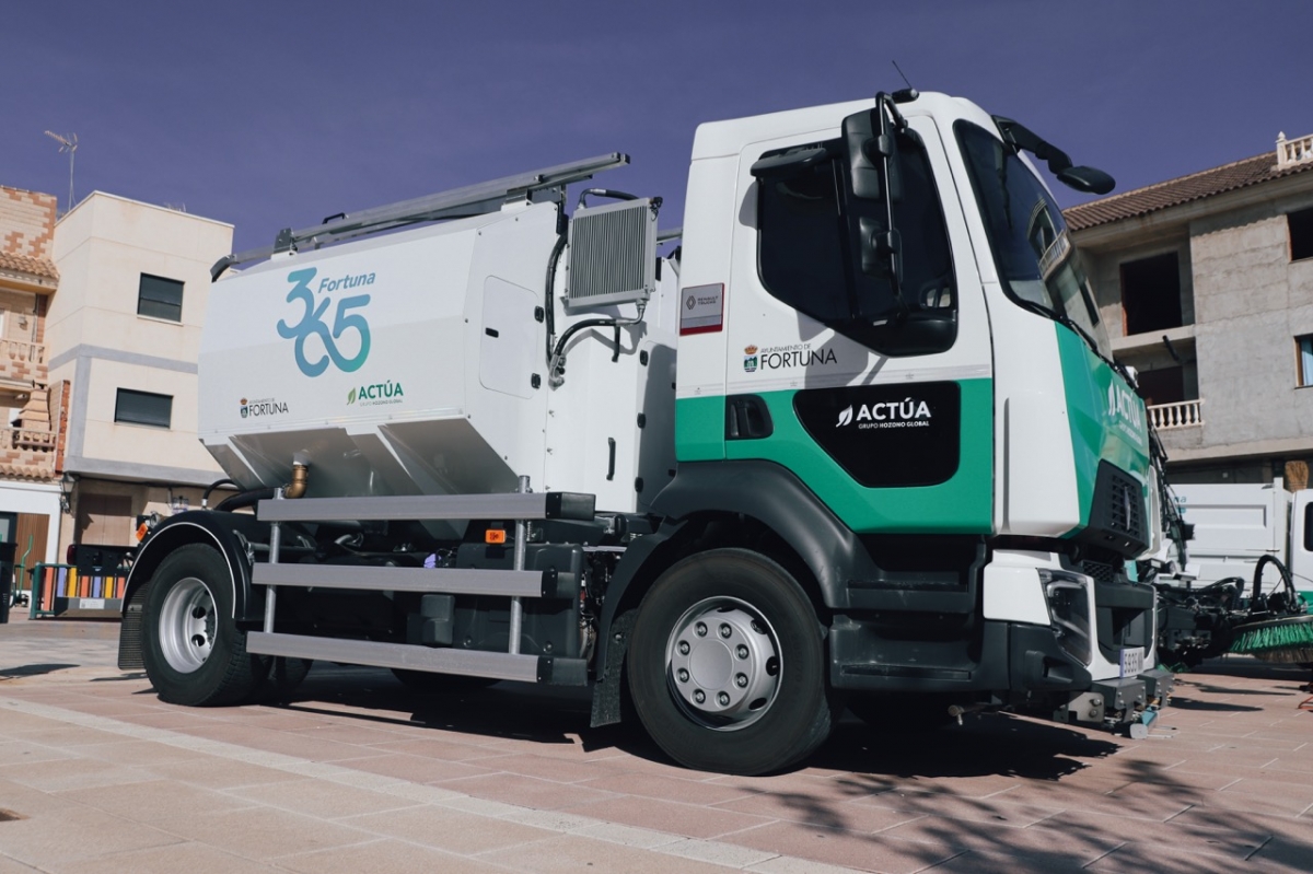 Fortuna renueva el contrato de limpieza viaria. - Foto: HOZONO GLOBAL