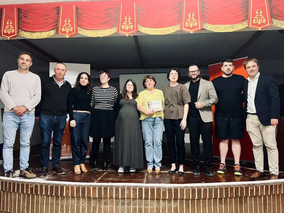 Compromís reconoce la labor social de Antonio Colomina en el barrio alicantino de Colonia Requena