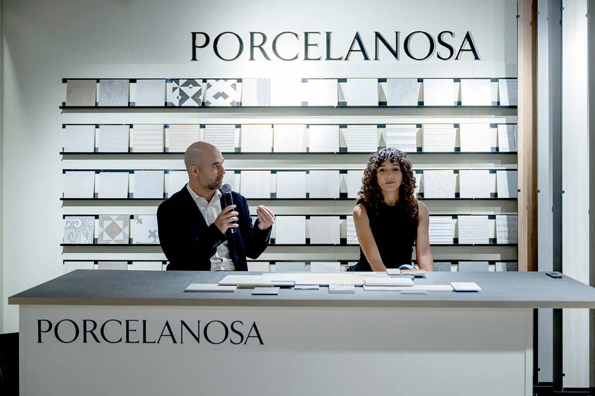 Encuentro networking en las instalaciones de Porcelanosa Middle East