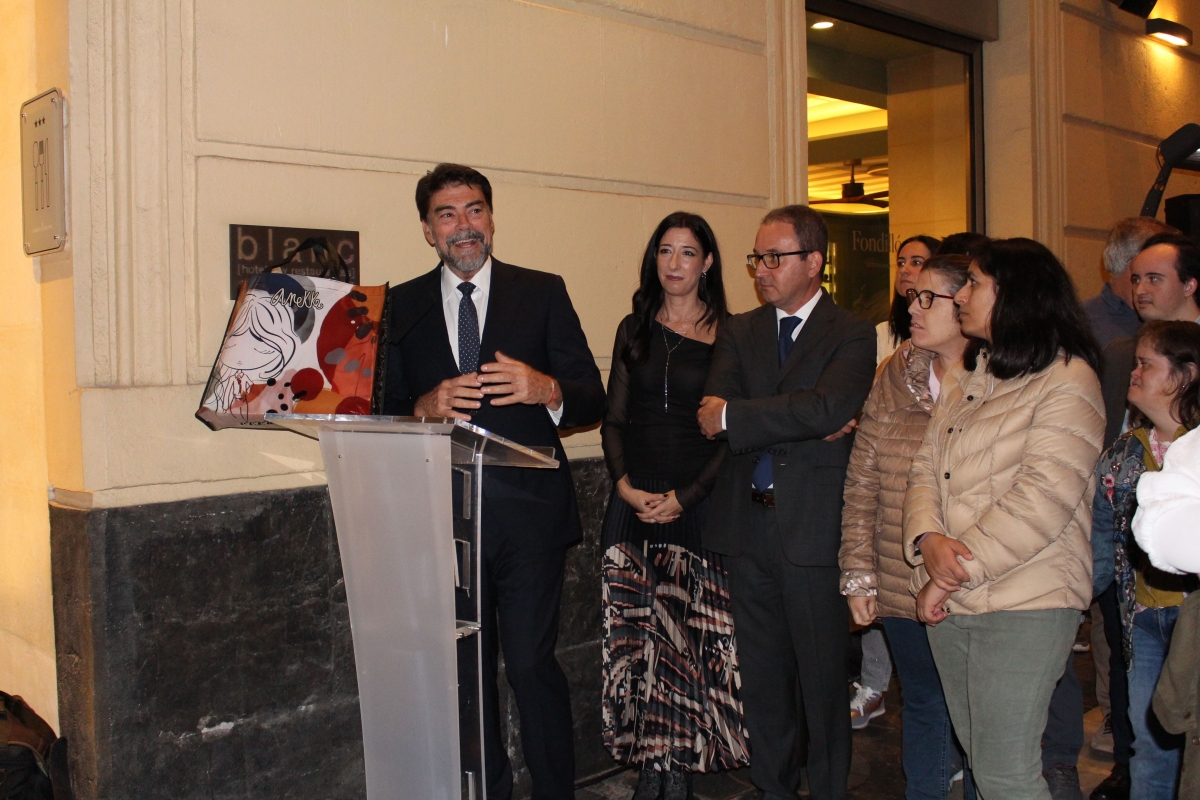 El alcalde de Alicante, Luis Barcala, durante su intervencio?n