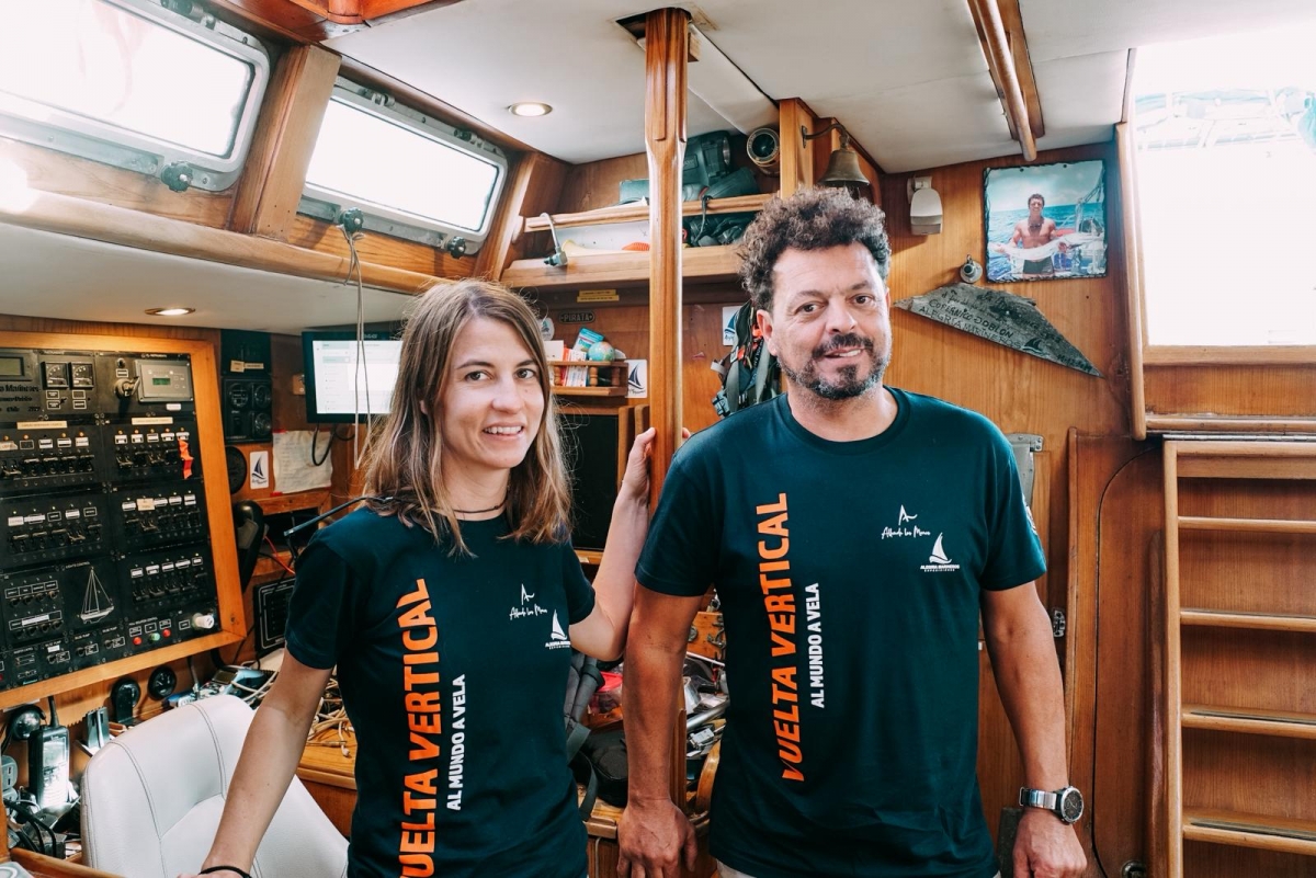 Más de 30.000 millas en 12 meses: PortCastelló acoge la salida de la I Vuelta al Mundo Vertical a vela