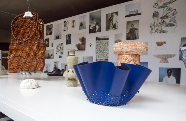 El escaparate del MuVIM se cubre de creación artesanal contemporánea  