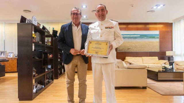 Benidorm premia al buque escuela ‘Juan Sebastián Elcano’ de la Armada Española