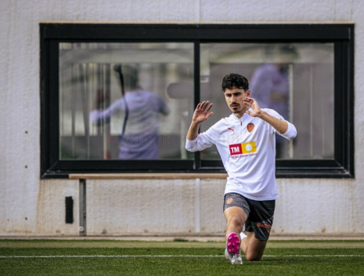 Almeida se reintegra en un grupo en el que se mantiene el costarricense Walter Madrigal
