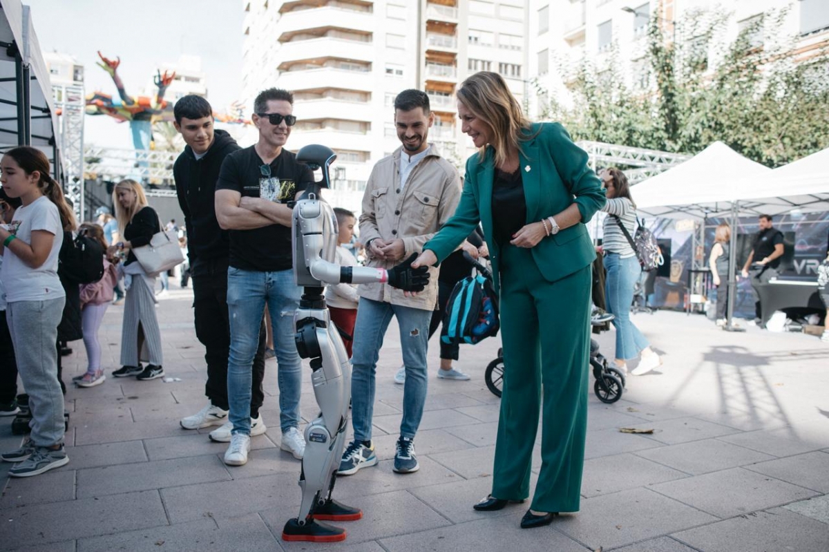 La primera feria Virtuart convierte Castelló en un parque de ocio tecnológico para jóvenes