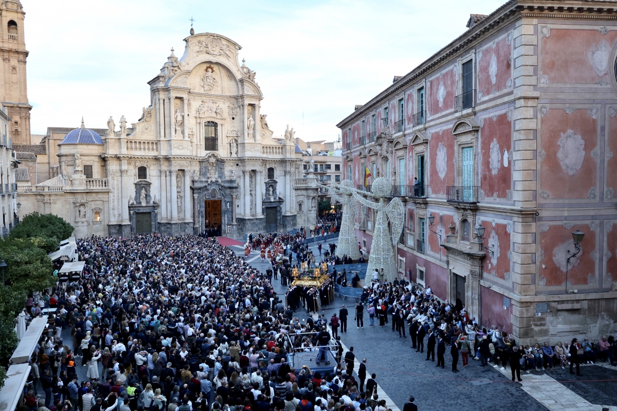 Una histórica Magna Procesión recorre el corazón de Murcia