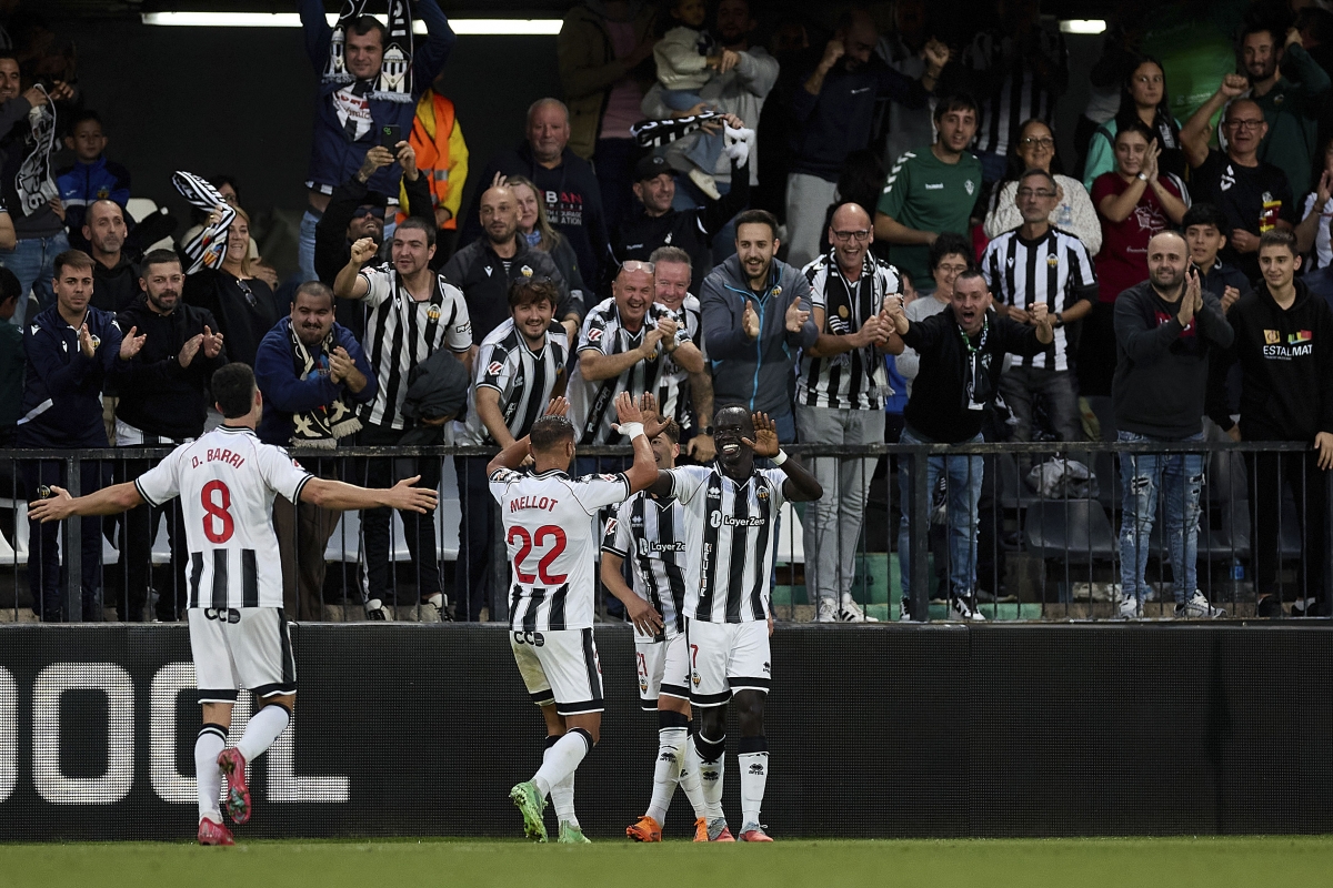 Las imágenes de la victoria del CD Castellón contra la Real Sociedad B (5-4)