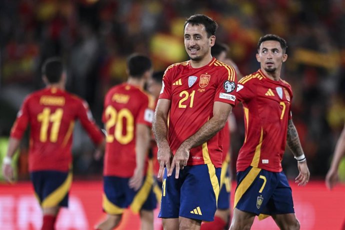 Archivo - El delantero español Mikel Oyarzabal celebrando uno de los goles ante Georgia en el Martínez Valero de Elche.
