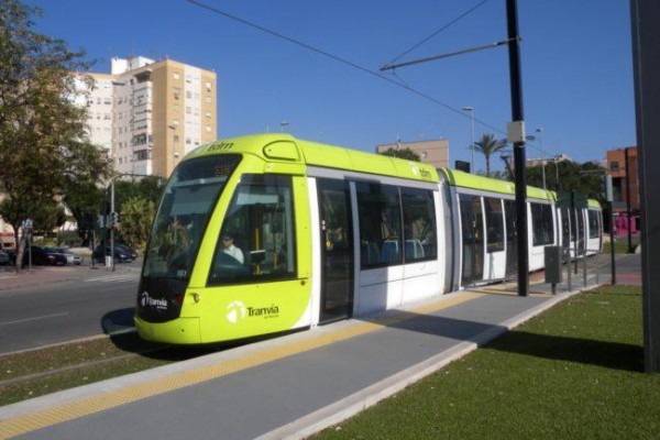 El transporte público de Murcia aumenta sus plazas al Campus de Espinardo en hora punta