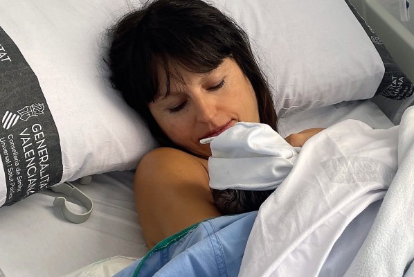 El Hospital de Sant Joan aplica un nuevo protocolo para 'humanizar' los partos por cesárea