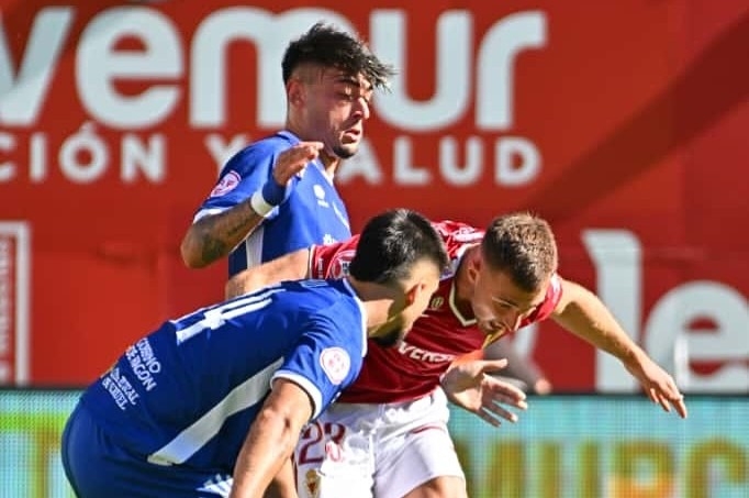 Un Murcia plano no pasa del empate sin goles aunque al menos suma y sigue invicto con Adrián Colunga