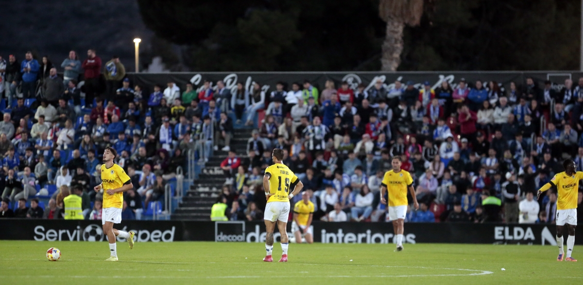 La afición blanquiazul, abochornada en Elda