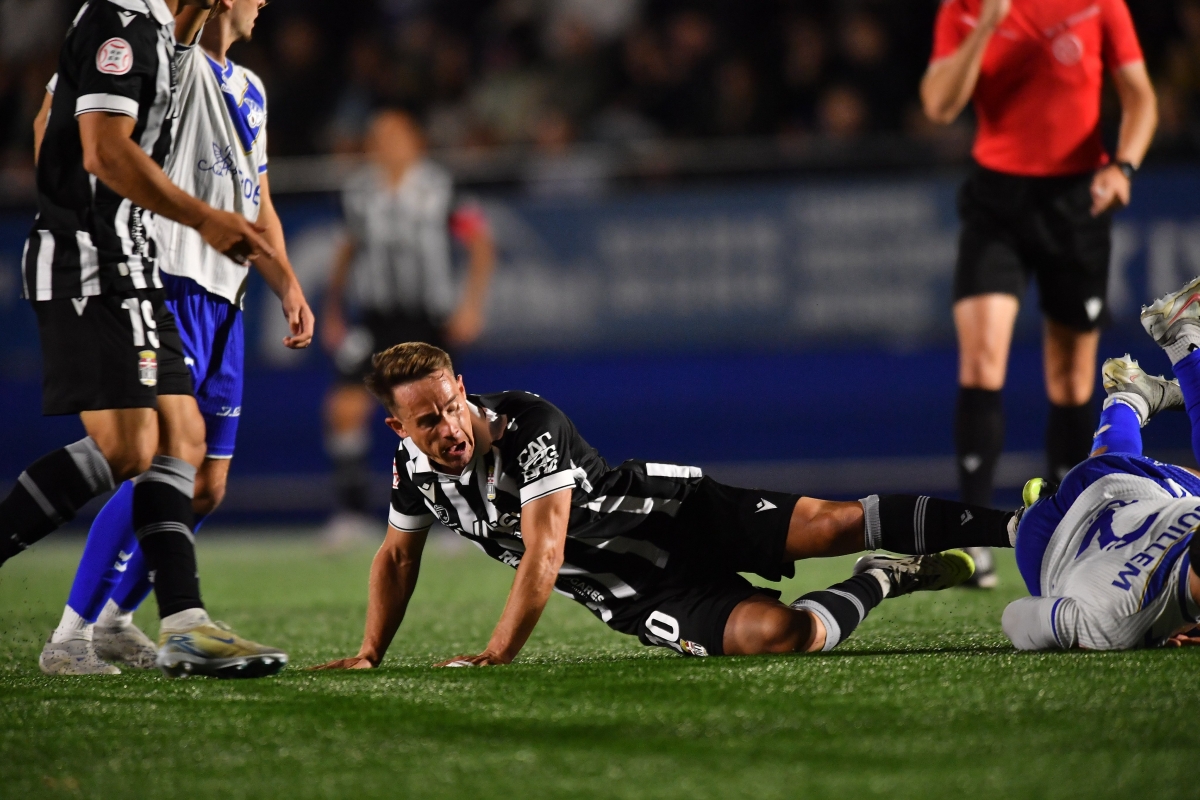 El Efesé pierde con claridad en Barcelona, retrocede al quinto puesto y queda a cinco puntos del líder