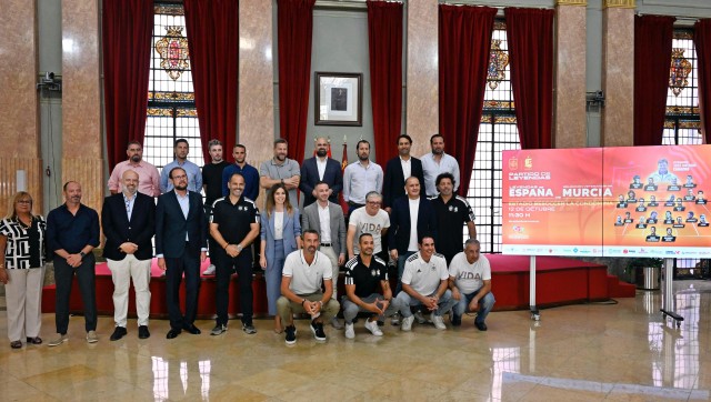 Leyendas de la selección española se medirán a veteranos de la Región en Murcia contra el cáncer 