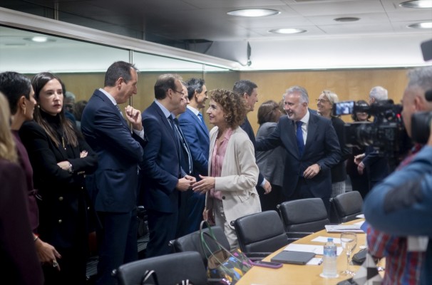 Hacienda ofrece a las comunidades autónomas un déficit del 0,1% para 2026, 2027 y 2028