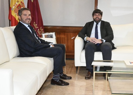 Miras se alinea con los empresarios para exigir Presupuestos y reclamar la reforma del sistema de financiación