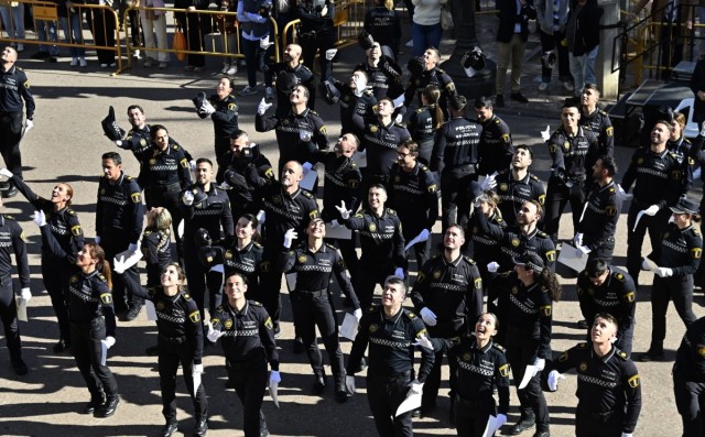 Casi 200 agentes se incorporan a la Policía Local de València