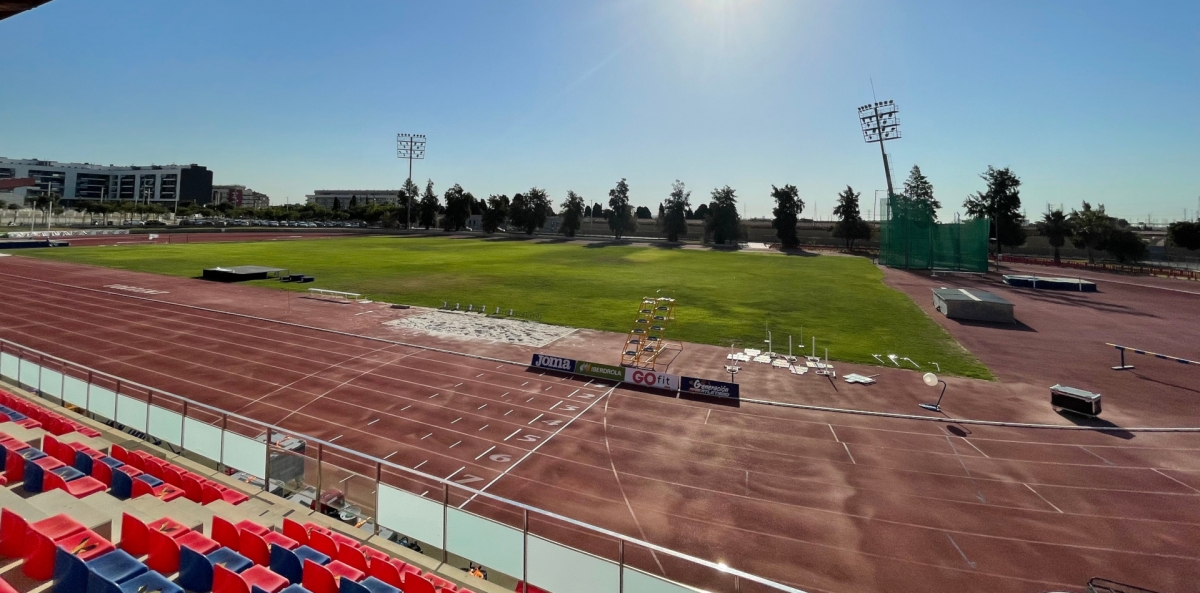 Los atletas de Torrent, ante la posible instalación de postes de rugby en las pistas de Parc Central: 