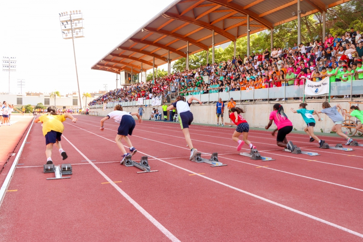 Atletas compiten en las pistas de Parc Central, en Torrent.