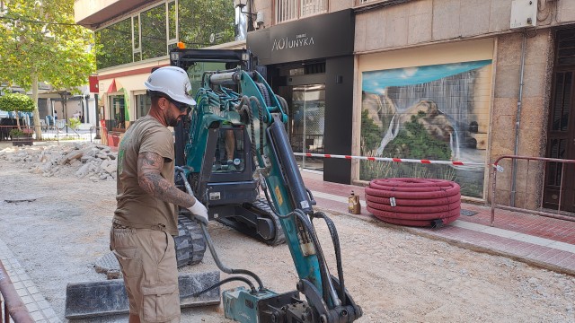 Las mejoras de vía pública en Elche llegan a la calle Ànimes del centro, maltrecha desde las catas del Mercado
