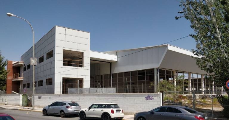 Santa Pola retomará las obras de las piscina cubierta 20 años después de iniciarse el proyecto