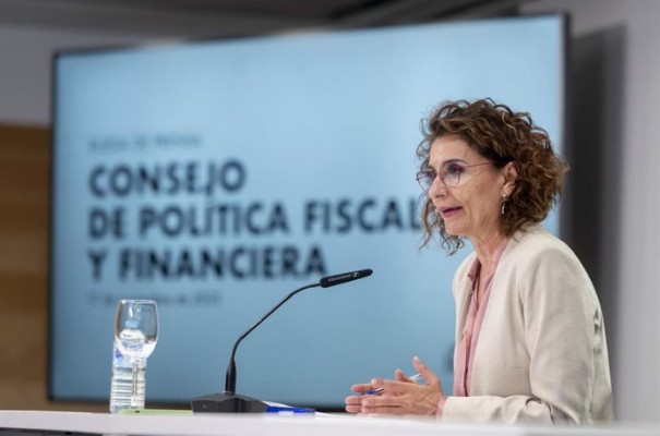 Montero prevé presentar los PGE de 2026 a principios de año y aprobarlos en abril o mayo