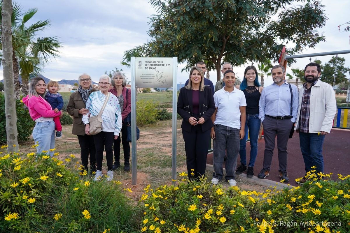 Los Dolores dedica una plaza a Leopoldo Hércules de Solás, referente cultural del barrio