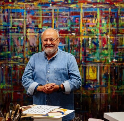 La Innovadora se asoma al universo creativo del pintor murciano Antonio Martínez Mengual con la exposición 'El estudio del artista'
