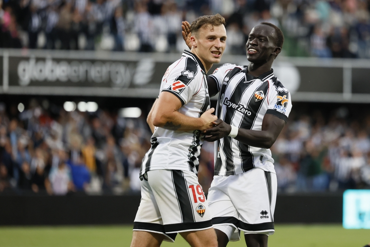 El Castellón se reconcilia con el gol