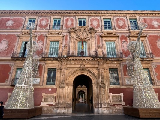 Lámparas gigantes, angelotes 3D y un concierto abrirán la Navidad de Murcia en la Plaza Belluga este próximo sábado