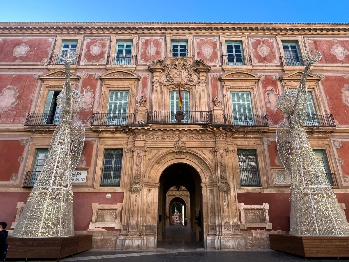 Lámparas gigantes, angelotes 3D y un concierto abrirán la Navidad de Murcia en la Plaza Belluga este próximo sábado