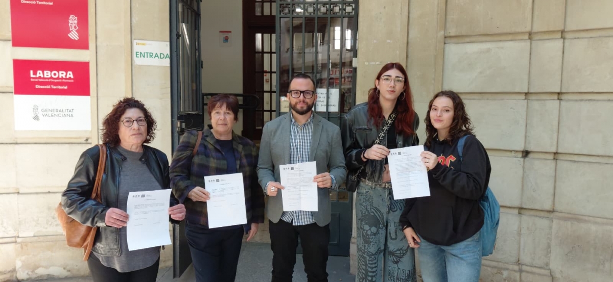 Representantes de Compromís y EU Podem, en la sede de la Inspección de Trabajo de Alicante. - Representantes de Compromís y EU Podem, en la sede de la Inspección de Trabajo de Alicante.