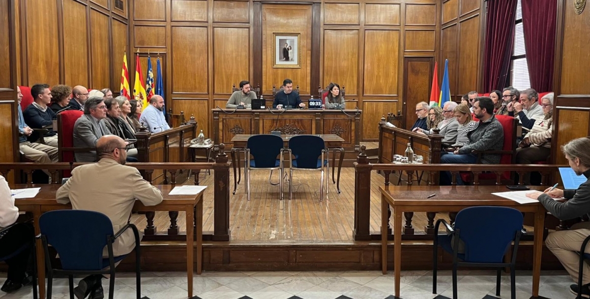 Alcoy aprueba licitar el nuevo contrato de residuos y limpieza viaria gracias a la abstención de Guanyar