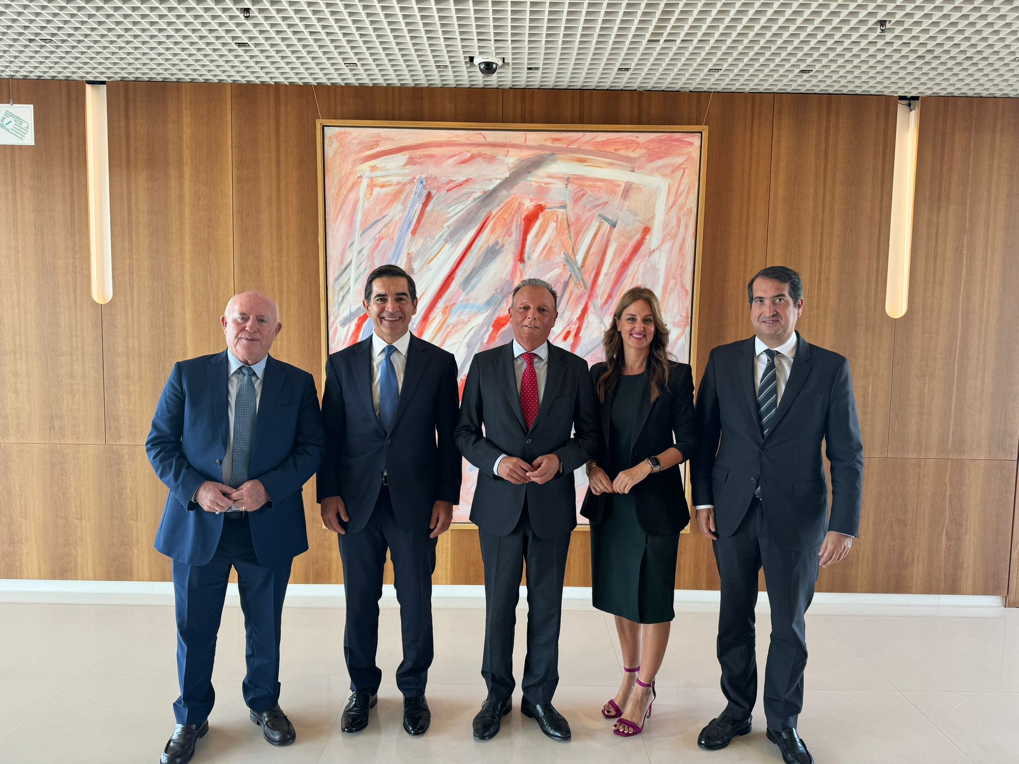 El BBVA se compromete ante la CEV a que el centro de datos del Sabadell siga en Alicante si hay opa