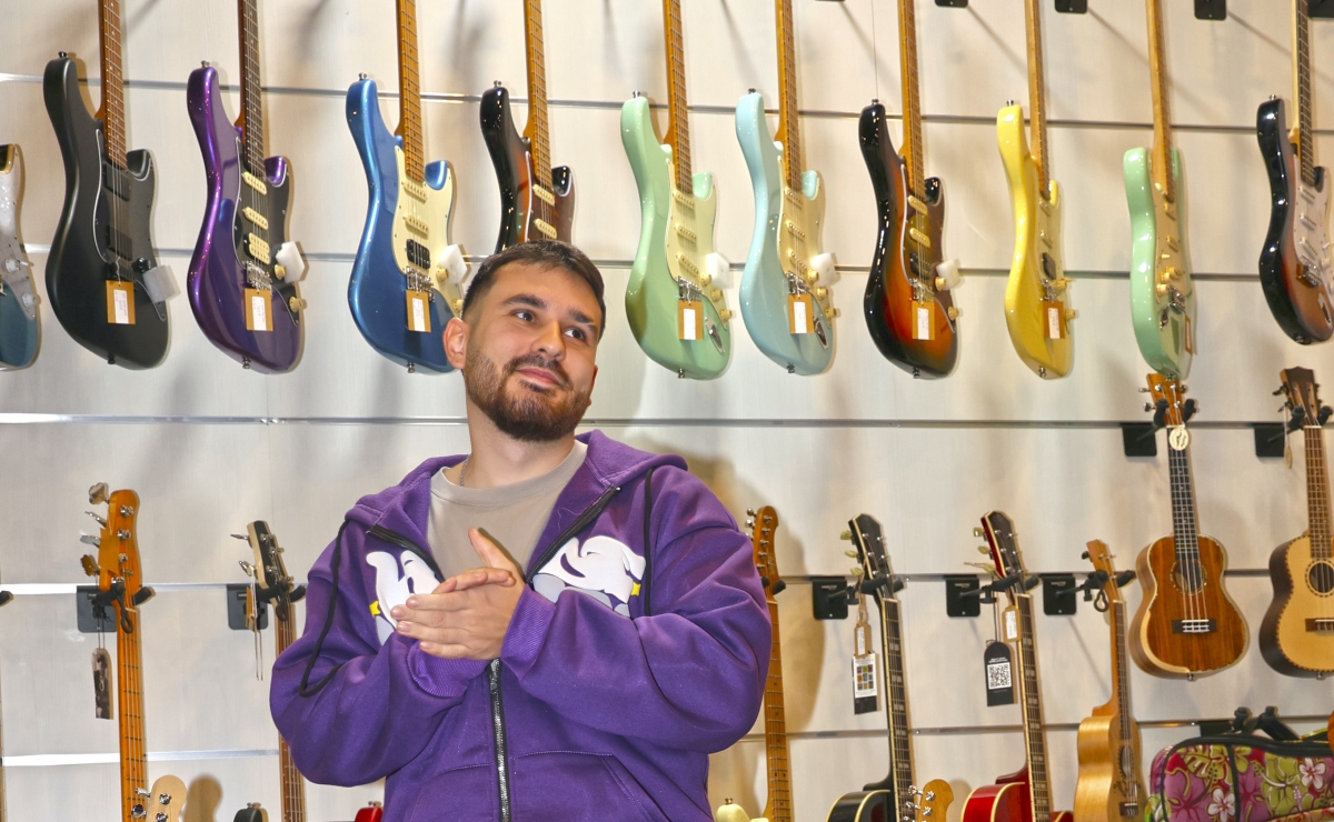 Alberto y Antonio en su tienda en Cartagena - Foto: JAYAM Alberto y Antonio en su tienda en Cartagena