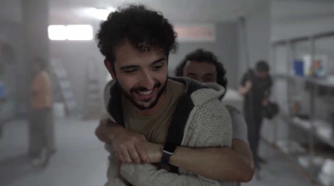 Lo que no se ve de un rodaje... como los pasteles de carne del catering: Twin Freaks publica el 'make of' de la película murciana 'El Instinto'