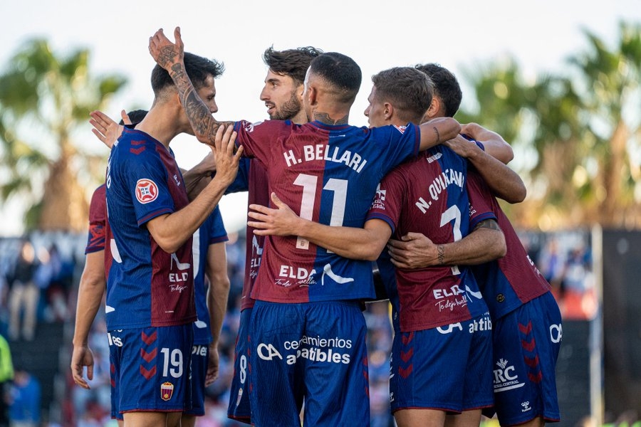 El Eldense firma números de ascenso con Claudio Barragán en el banquillo